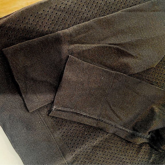 Lululemon mesh top - Picture 4 of 4